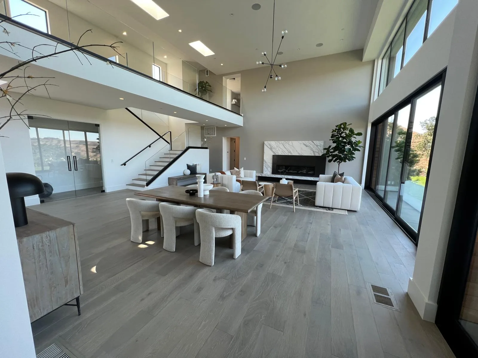 Clean open-concept living room in Concord CA — Alex Cleaning Service